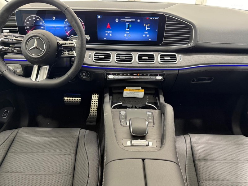 Mercedes-Benz GLS Vehicle Image 7