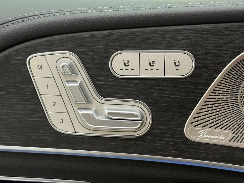 Mercedes-Benz GLS Vehicle Image 11