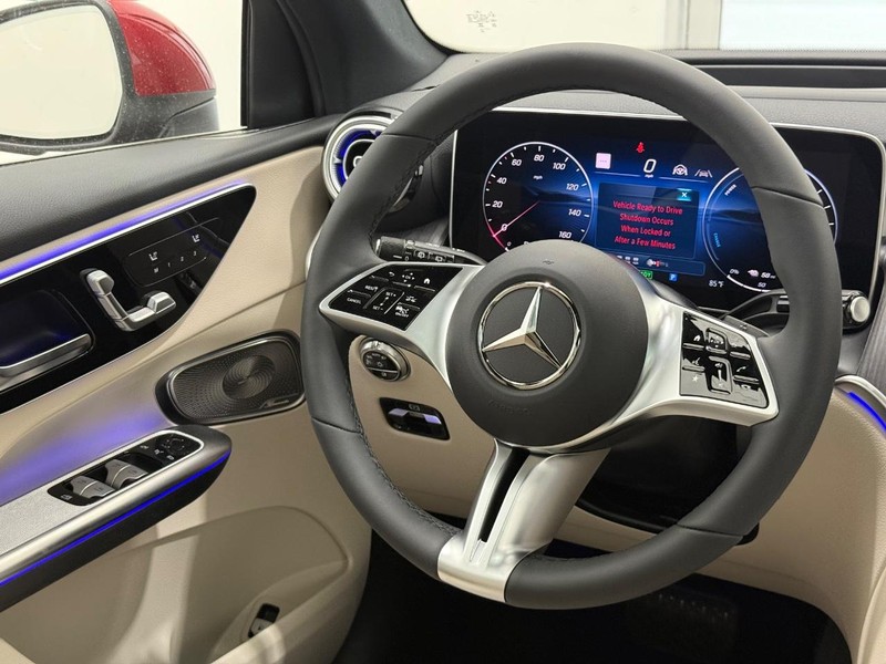 Mercedes-Benz GLC Vehicle Image 8