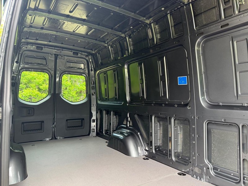 Mercedes-Benz Sprinter Van Vehicle Image 5