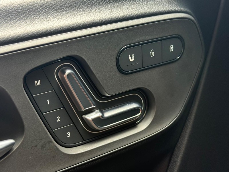 Mercedes-Benz Sprinter Van Vehicle Image 15