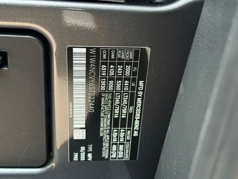 Mercedes-Benz Sprinter Van Vehicle Image 17