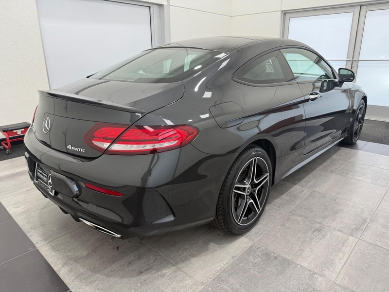 Mercedes-Benz C-Class Vehicle Image 2