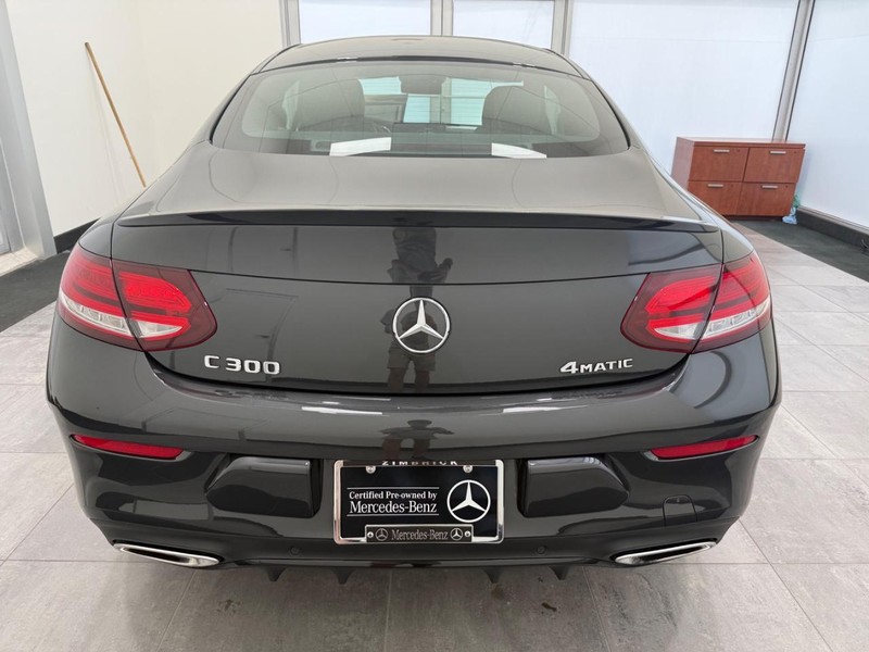 Mercedes-Benz C-Class Vehicle Image 3