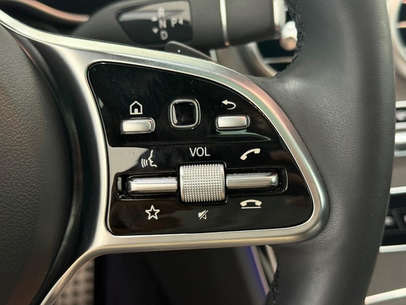 Mercedes-Benz C-Class Vehicle Image 15