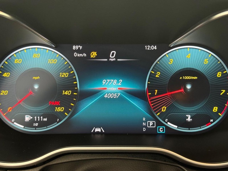 Mercedes-Benz C-Class Vehicle Image 18