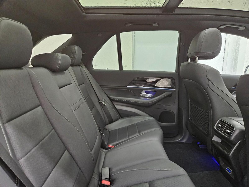 Mercedes-Benz GLE Vehicle Image 5