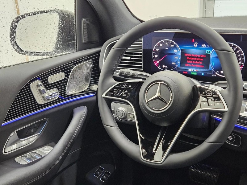 Mercedes-Benz GLE Vehicle Image 8