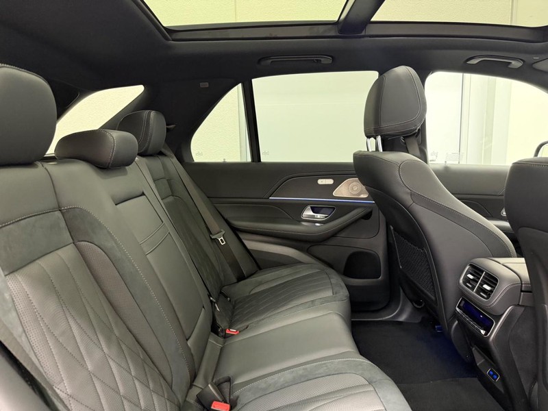 Mercedes-Benz GLE Vehicle Image 5