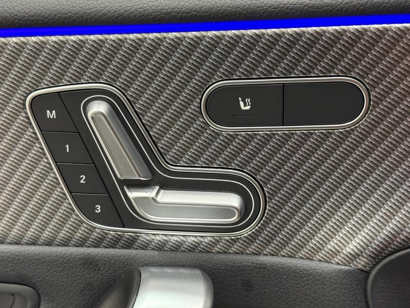 Mercedes-Benz CLA Vehicle Image 13