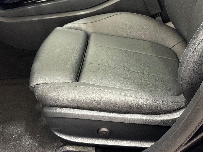 Mercedes-Benz CLA Vehicle Image 18