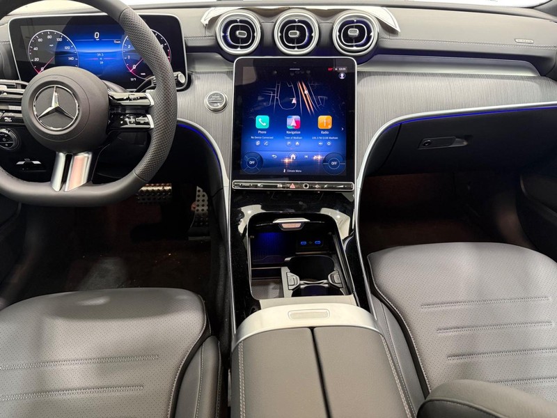 Mercedes-Benz C-Class Vehicle Image 6