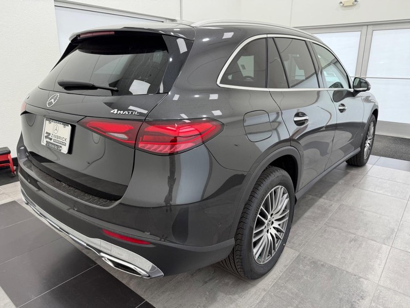 Mercedes-Benz GLC Vehicle Image 2