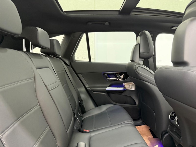 Mercedes-Benz GLC Vehicle Image 5