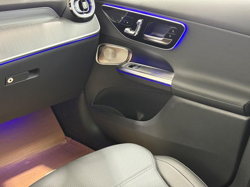 Mercedes-Benz GLC Vehicle Image 9