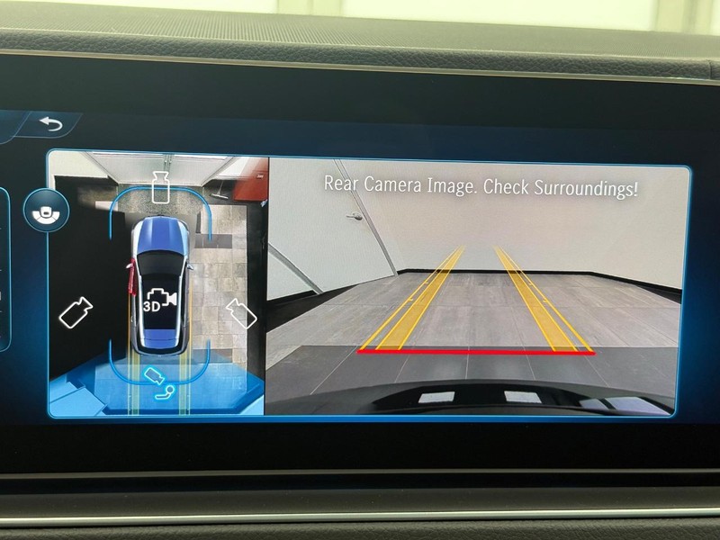 Mercedes-Benz GLE Vehicle Image 13