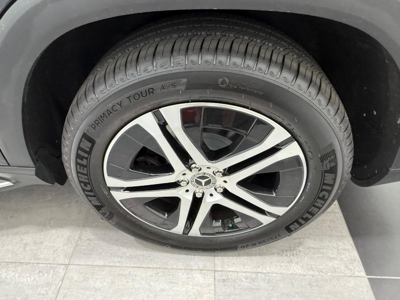 Mercedes-Benz GLS Vehicle Image 5
