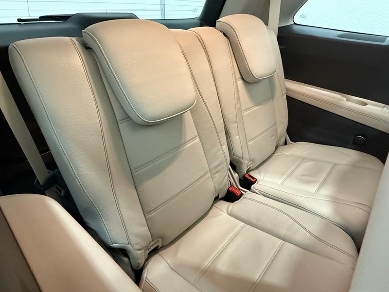 Mercedes-Benz GLS Vehicle Image 8