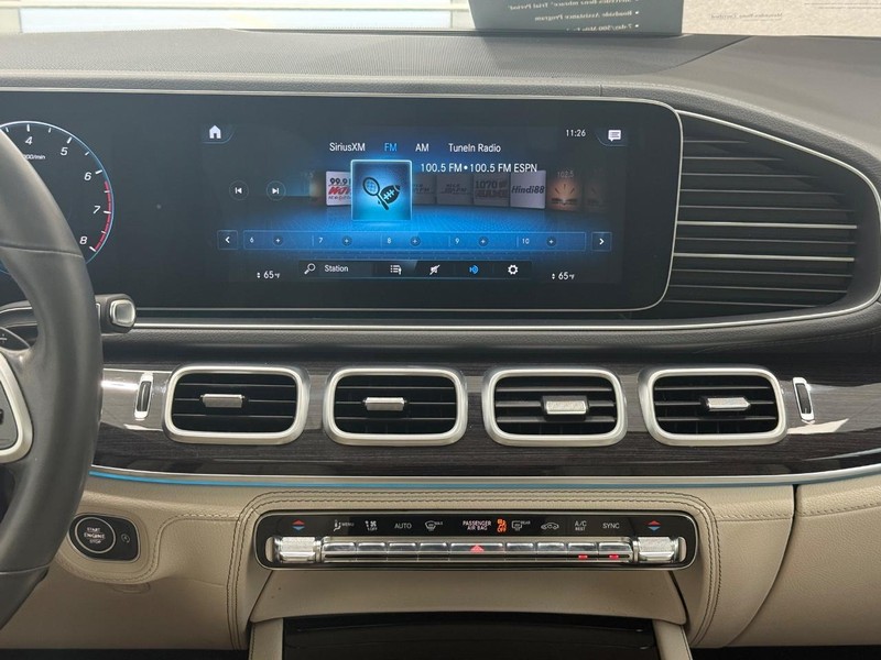 Mercedes-Benz GLS Vehicle Image 11