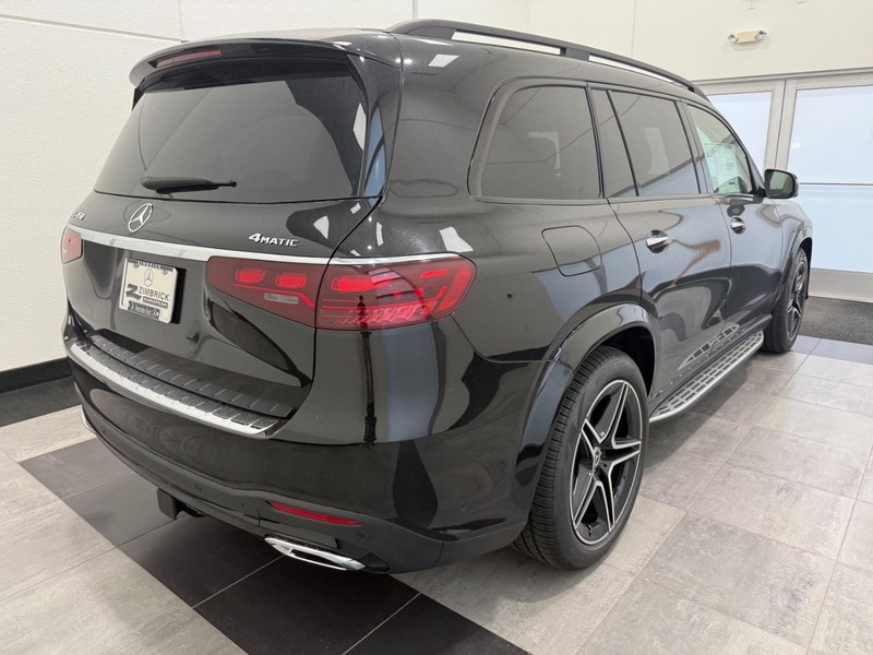 Mercedes-Benz GLS Vehicle Image 2