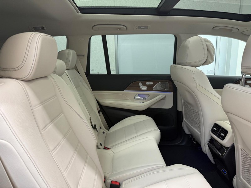 Mercedes-Benz GLS Vehicle Image 5
