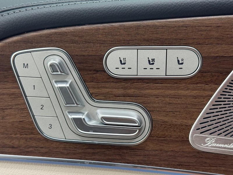 Mercedes-Benz GLS Vehicle Image 11