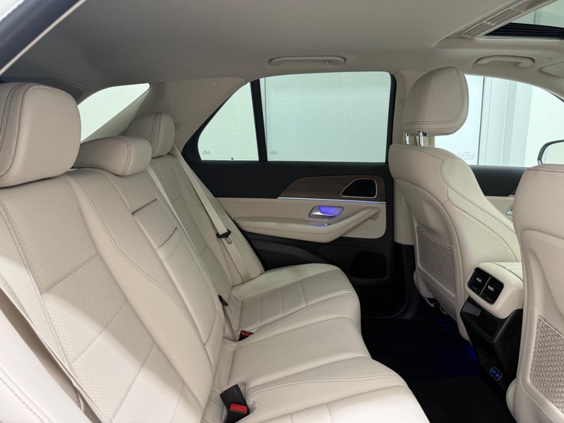 Mercedes-Benz GLE Vehicle Image 5