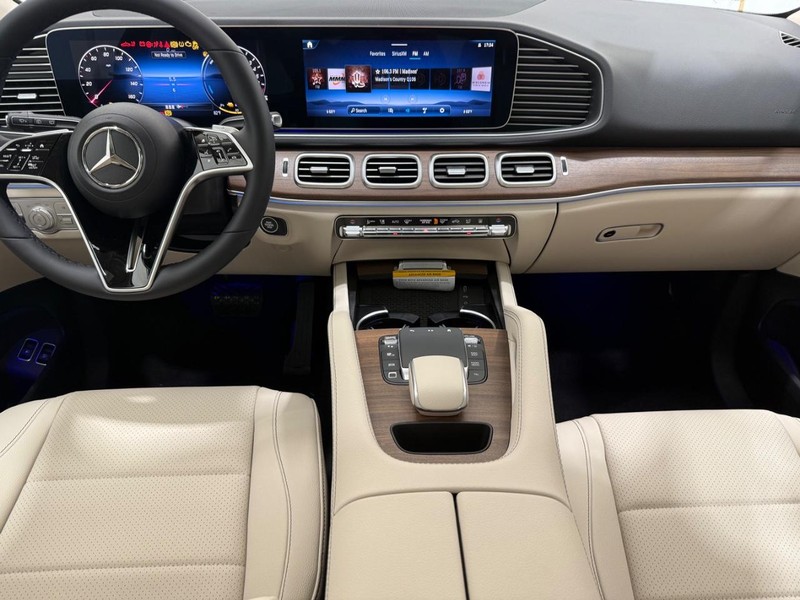 Mercedes-Benz GLE Vehicle Image 6