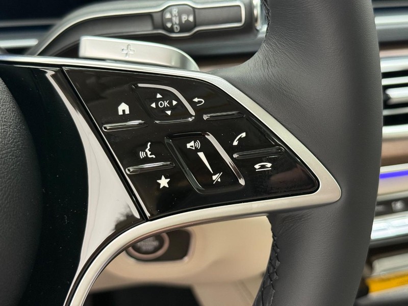 Mercedes-Benz GLE Vehicle Image 12