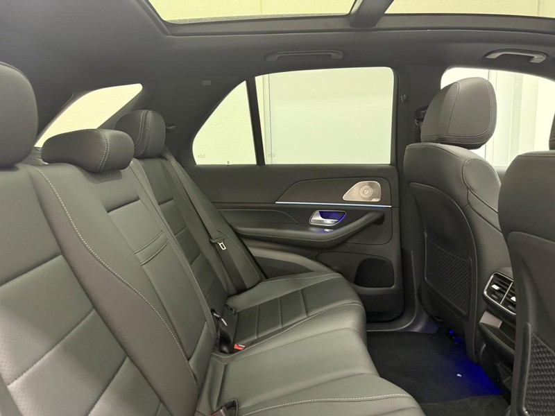 Mercedes-Benz GLE Vehicle Image 5