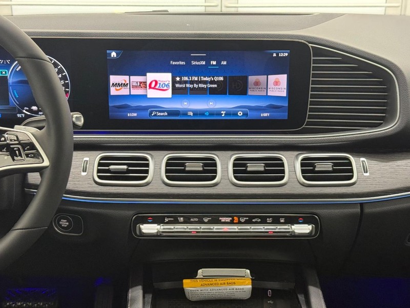 Mercedes-Benz GLE Vehicle Image 7