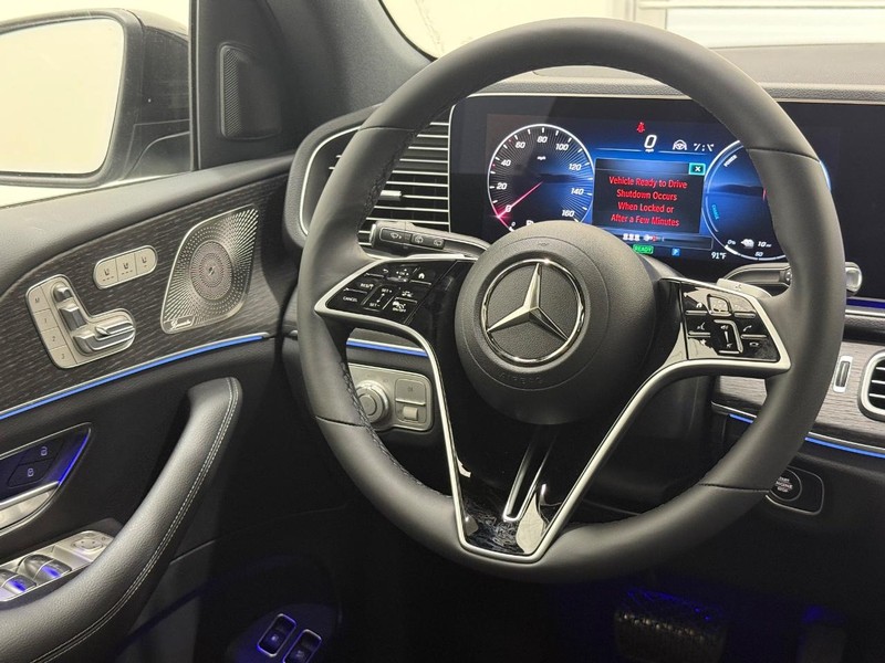 Mercedes-Benz GLE Vehicle Image 8