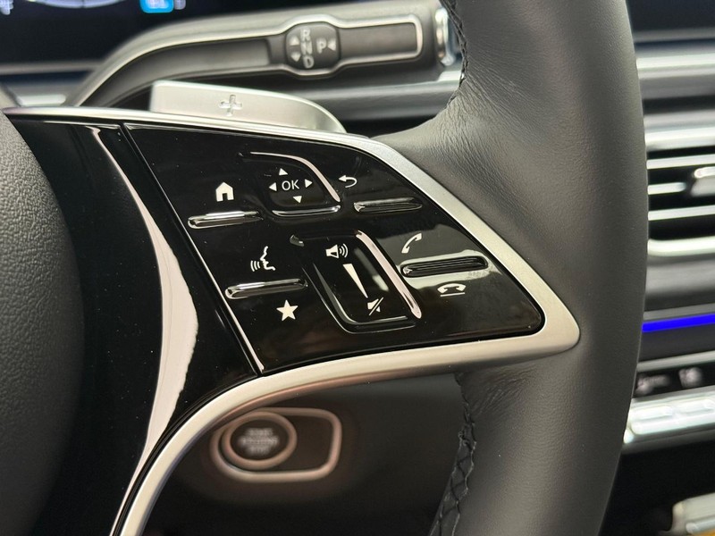 Mercedes-Benz GLE Vehicle Image 12