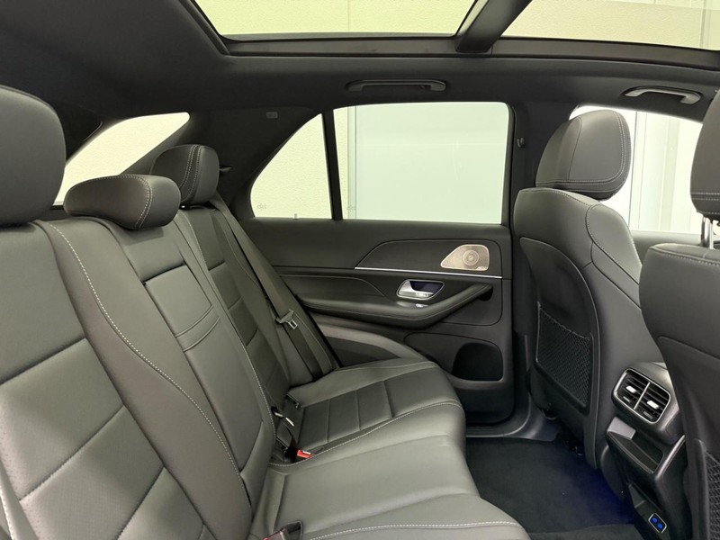 Mercedes-Benz GLE Vehicle Image 5