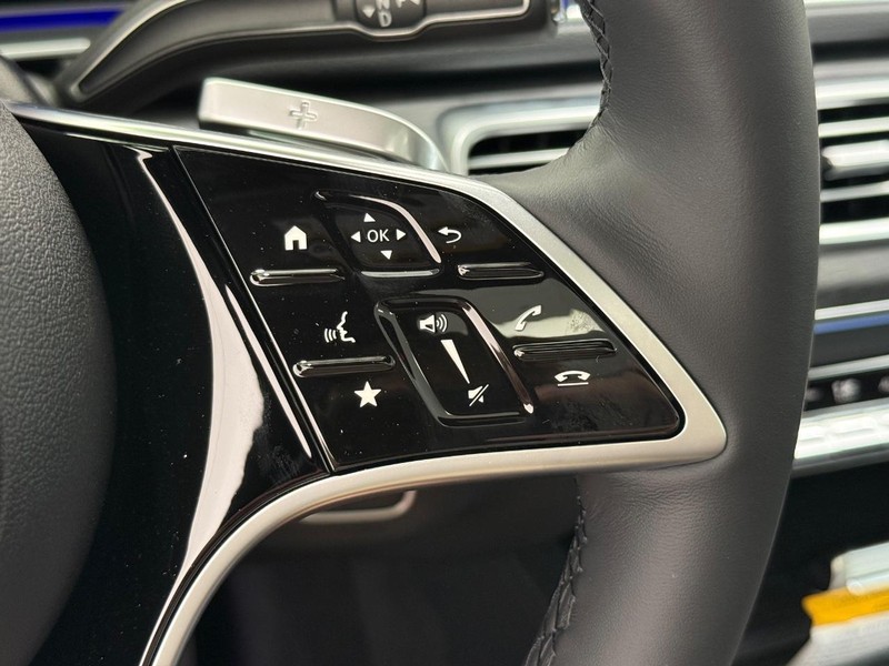 Mercedes-Benz GLE Vehicle Image 12