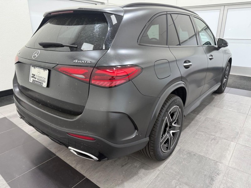 Mercedes-Benz GLC Vehicle Image 2