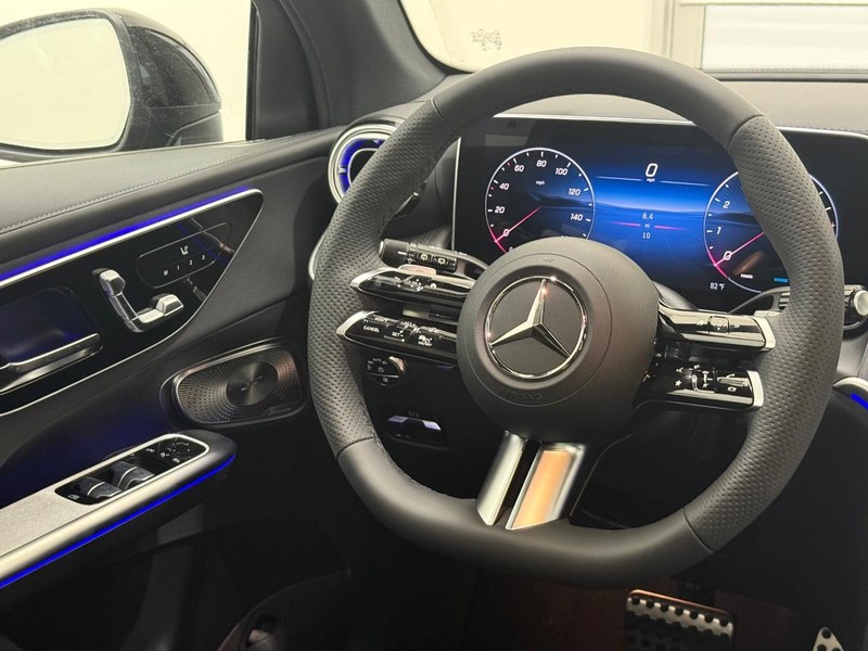 Mercedes-Benz GLC Vehicle Image 8