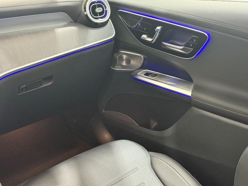 Mercedes-Benz GLC Vehicle Image 9