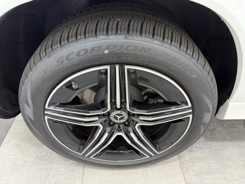Mercedes-Benz GLE Vehicle Image 3