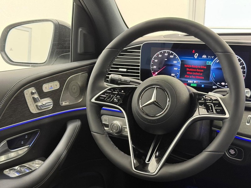 Mercedes-Benz GLE Vehicle Image 8