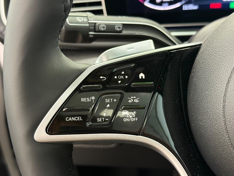 Mercedes-Benz GLE Vehicle Image 11