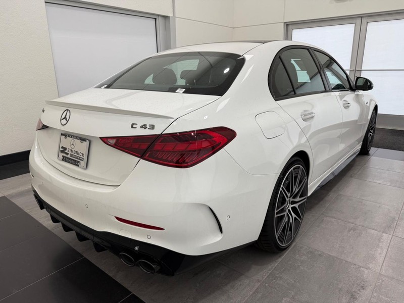 Mercedes-Benz C-Class Vehicle Image 3