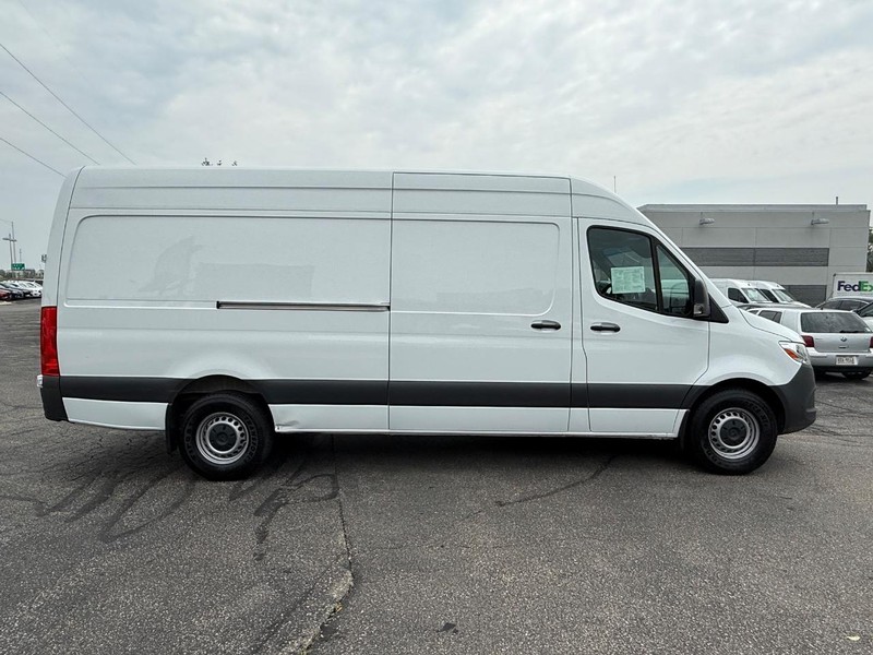 Mercedes-Benz Sprinter Van Vehicle Image 2