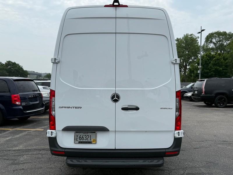 Mercedes-Benz Sprinter Van Vehicle Image 4