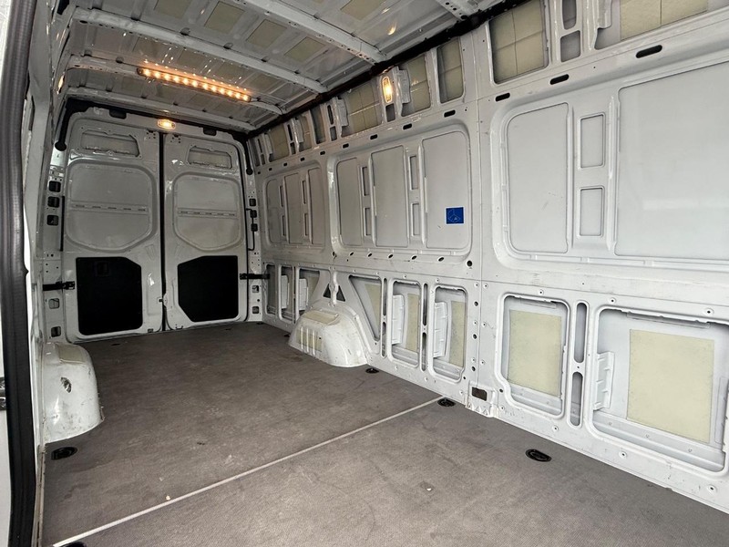 Mercedes-Benz Sprinter Van Vehicle Image 9