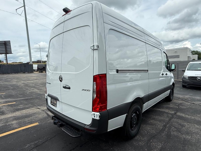 Mercedes-Benz Sprinter Cargo Van Vehicle Image 3