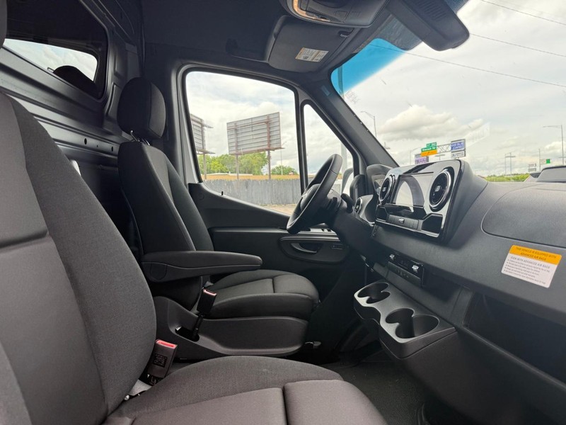 Mercedes-Benz Sprinter Cargo Van Vehicle Image 6