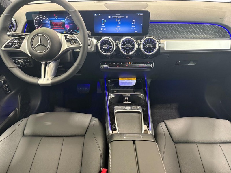 Mercedes-Benz GLB Vehicle Image 6