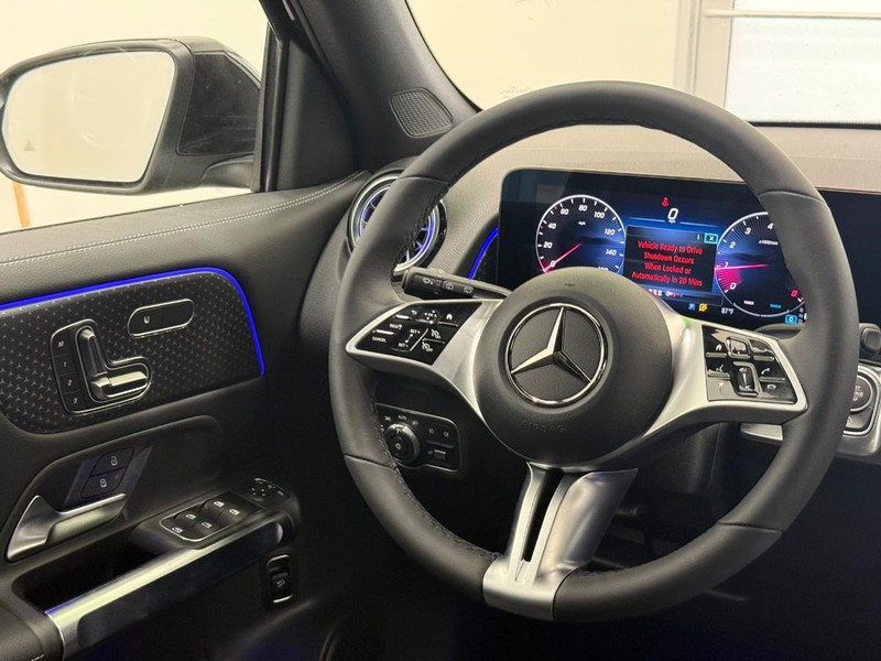 Mercedes-Benz GLB Vehicle Image 8