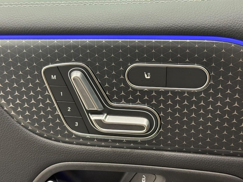 Mercedes-Benz GLB Vehicle Image 10